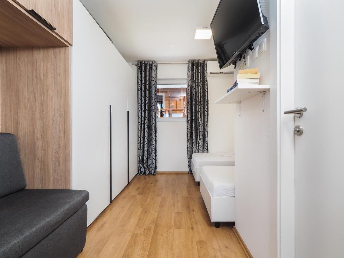 Mediteran Travel Mobile Homes Miran Pirovac Exterior foto